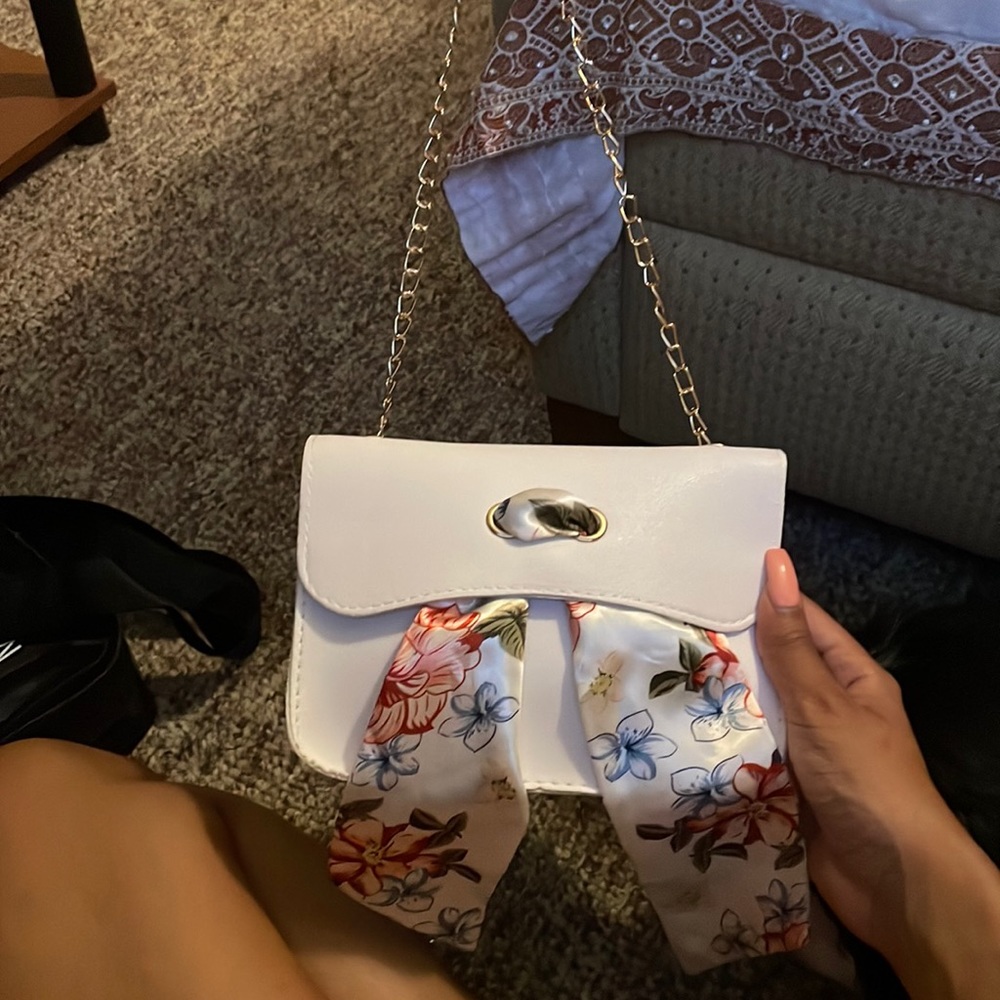 White crossbody bag
